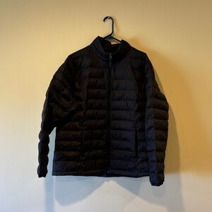 Amazon Essentials Lightweight Black Puffer Jacket